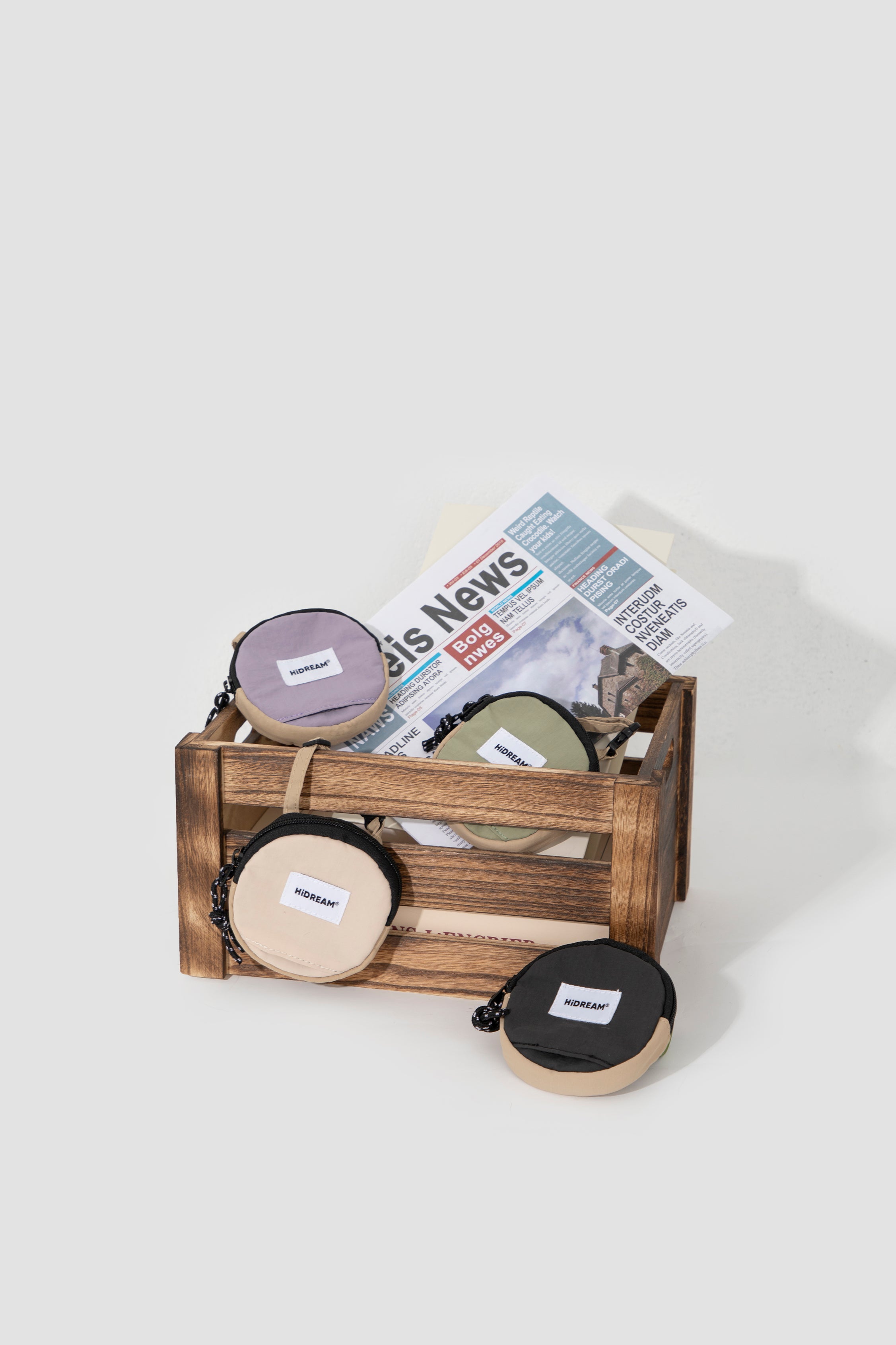 Circular toilet bag
